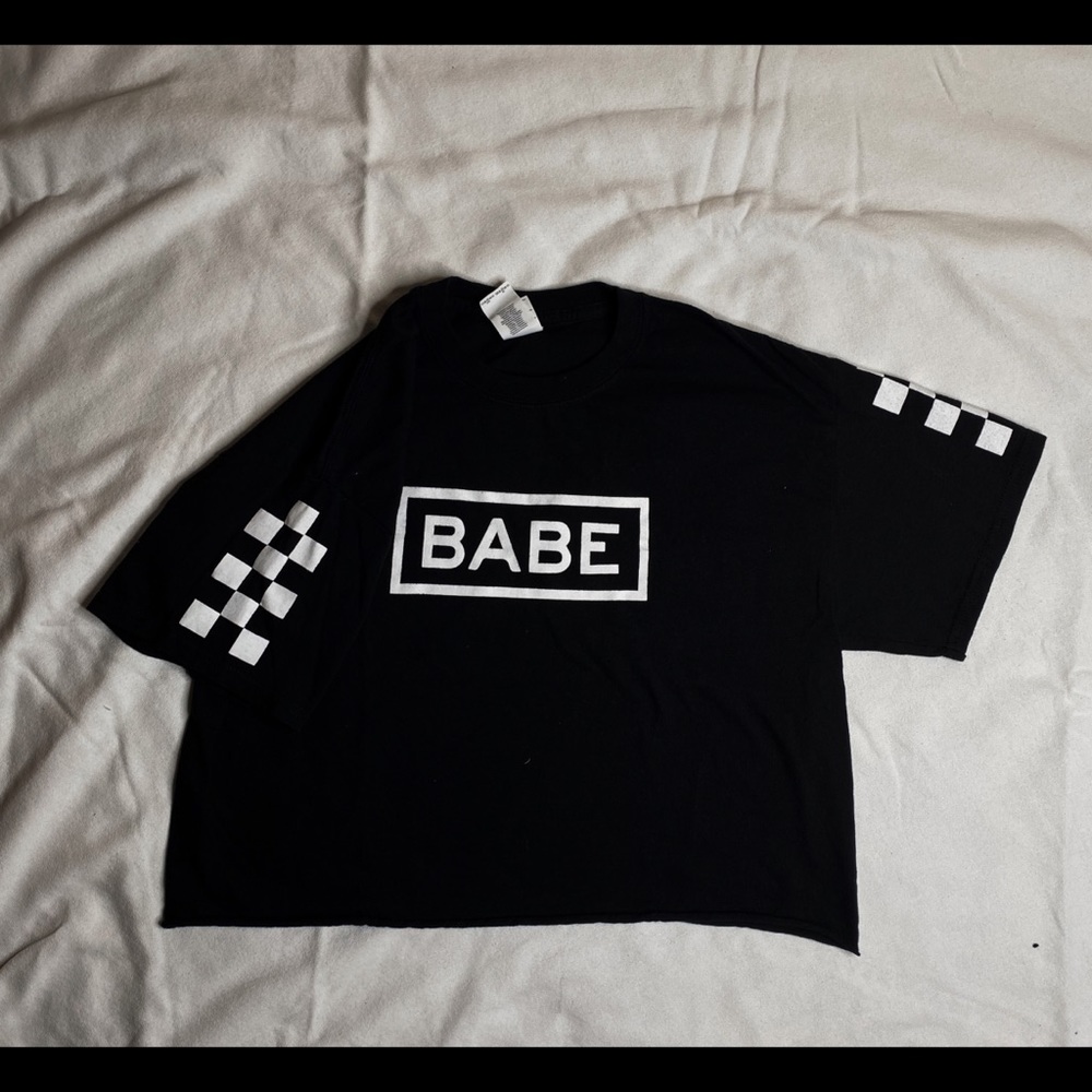 Crop Top BABE Graphic Tee
